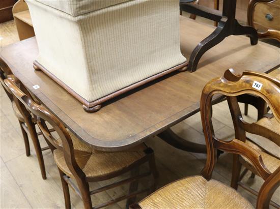 A Regency banded mahogany breakfast table W.121cm